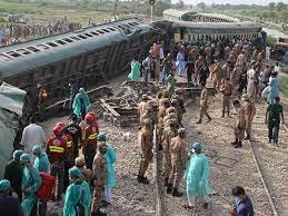 30 Dead, 80 Injured as Rawalpindi-bound Hazara Express Derails in Pakistan
