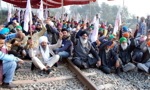 "Farmers' Rail Roko Protest in Punjab Disrupts Train Services; 51 Trains Cancelled, Commuters Affected"
