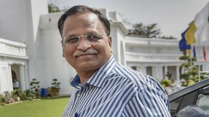 "Supreme Court Extends Satyendar Jain's Interim Bail in Money Laundering Case"