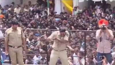 Hyderabad Police Join Devotees in Joyful Dance During 'Ganesh Visarjan' Procession