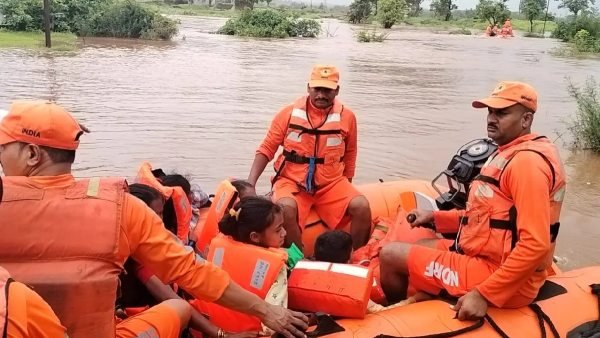 NDRF Rescues 151 Tourists and Villagers Stranded in Shahapur Floods