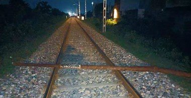 Sabotage Attempt? Punjab Police Recover Iron Rods on Delhi-Bathinda Express Tracks