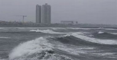 yclone Fengal: Landfall Underway, Chennai Airport Shut and Flights Cancelled